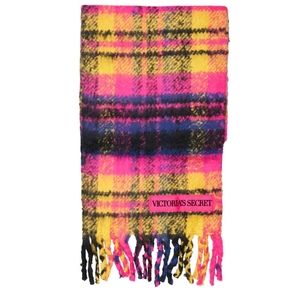VICTORIA SECRET Plush Plaid Scarf